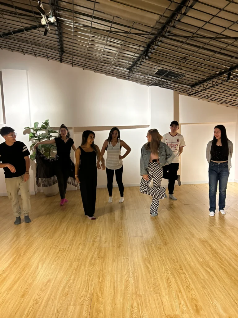 🎭 Cuando el cuerpo habla: emociones, movimiento y teatro terapia